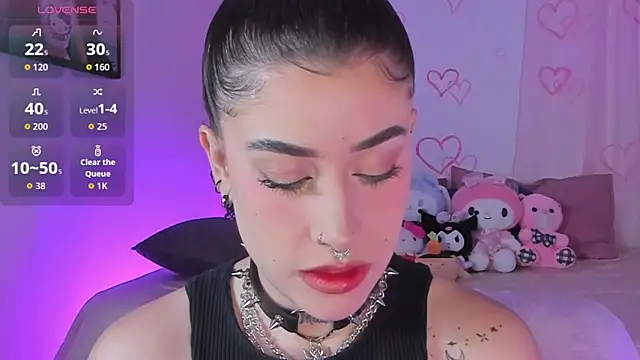 melody suarez online show from November 23, 11:15 pm