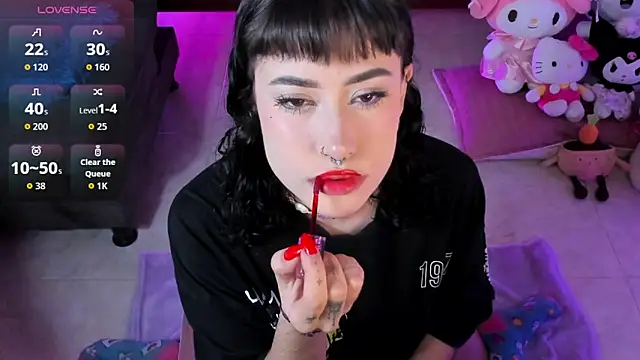 melody suarez online show from October 29, 10:20 pm