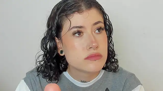 melody suarez online show from February 24, 7:41 pm