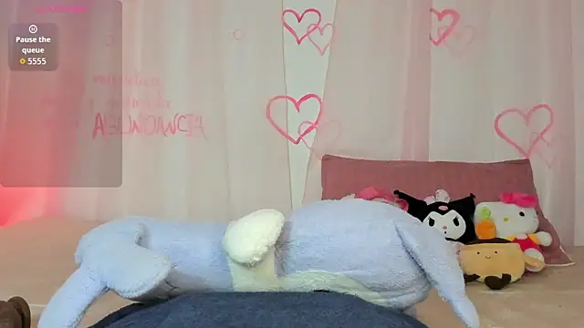 melody suarez online show from September 25, 10:38 pm