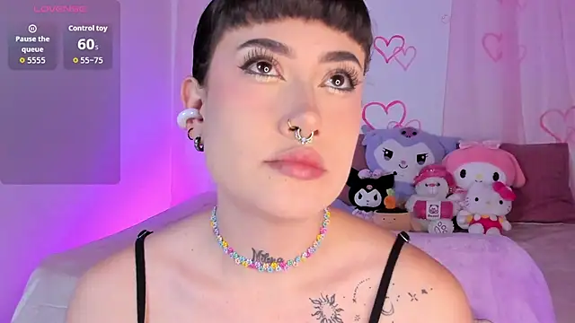 melody suarez online show from October 8, 11:27 pm