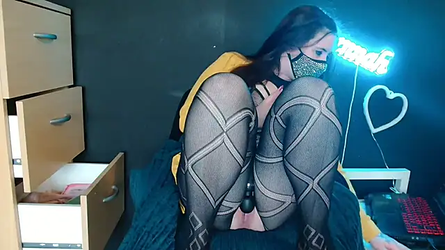 GreyXSavannah online show from April 9, 8:26 pm