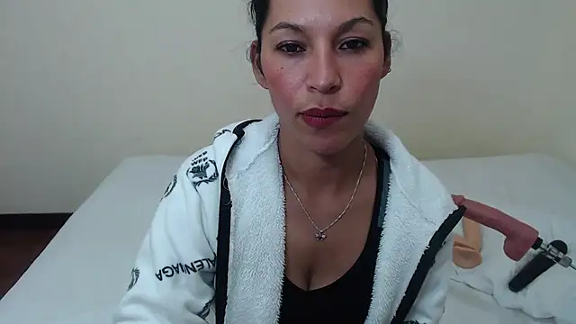 Snapshot of michel_ex33 chatting on March 16, 8:32 pm michel ex33 online show from March 16, 8:32 pm