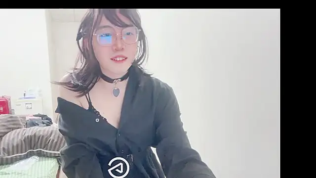 yahanr online show from December 4, 11:09 am