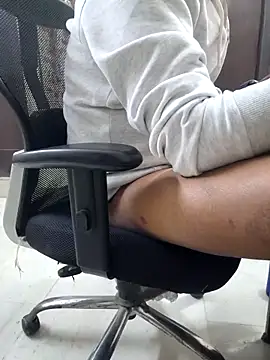 Snapshot of divyansh_hyderabadi chatting on December 15, 5:08 pm divyansh hyderabadi online show from December 15, 5:08 pm