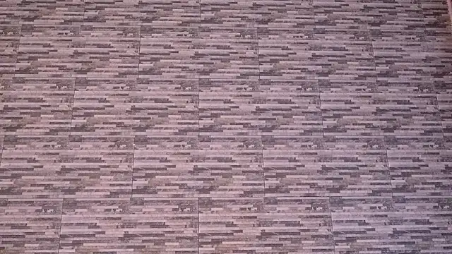 SarraRose online show from January 10, 9:15 am