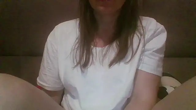 Snapshot of Sladkiegubki chatting on February 19, 9:14 pm Sladkiegubki online show from February 19, 9:14 pm