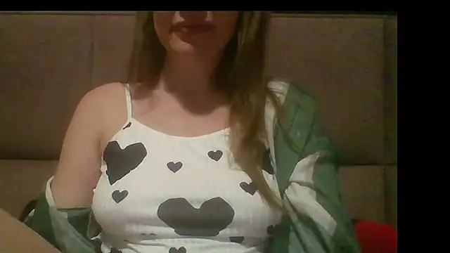 Sladkiegubki online show from October 31, 10:05 pm