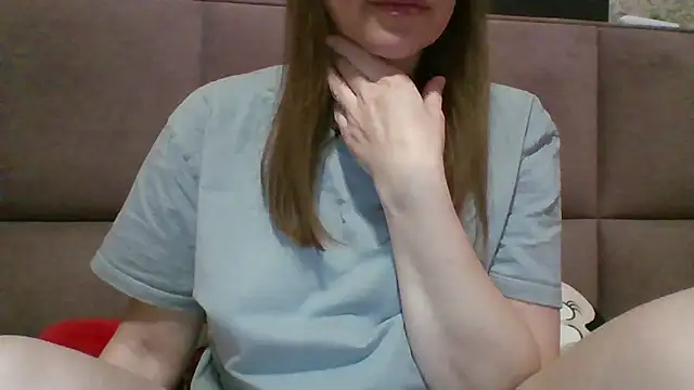 Snapshot of Sladkiegubki chatting on February 7, 8:11 am Sladkiegubki online show from February 7, 8:11 am