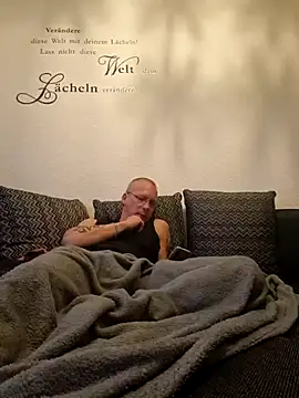 Snapshot of Maiki82 chatting on January 10, 8:40 am Maiki82 online show from January 10, 8:40 am