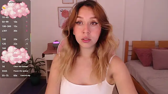 Dahlia  espresso online show from March 4, 9:00 pm