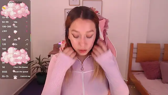 Dahlia  espresso online show from February 12, 7:35 pm