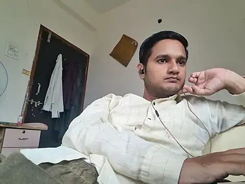 Snapshot of Jonrobinso chatting on October 9, 4:35 am Jonrobinso online show from October 9, 4:35 am