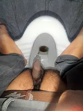 Snapshot of Jonrobinso chatting on October 31, 1:02 am Jonrobinso online show from October 31, 1:02 am