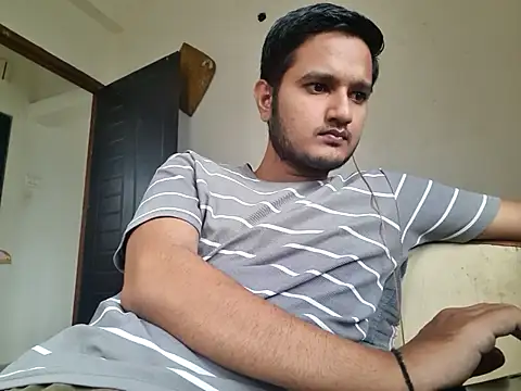 Snapshot of Jonrobinso chatting on October 25, 3:49 am Jonrobinso online show from October 25, 3:49 am