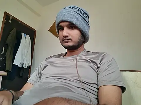 Snapshot of Jonrobinso chatting on December 3, 6:36 am Jonrobinso online show from December 3, 6:36 am