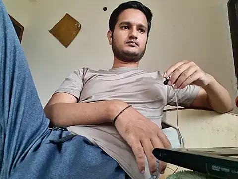 Snapshot of Jonrobinso chatting on October 21, 5:29 am Jonrobinso online show from October 21, 5:29 am