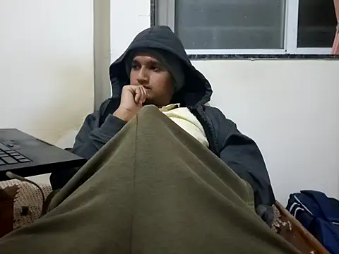 Jonrobinso online show from December 21, 4:52 pm