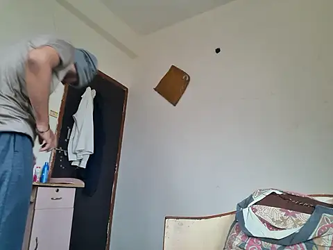 Snapshot of Jonrobinso chatting on December 1, 5:41 am Jonrobinso online show from December 1, 5:41 am