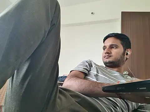 Jonrobinso online show from May 9, 4:49 am