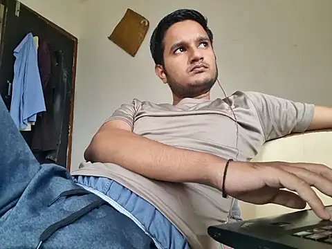 Snapshot of Jonrobinso chatting on October 19, 4:48 am Jonrobinso online show from October 19, 4:48 am