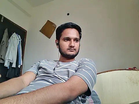 Snapshot of Jonrobinso chatting on November 5, 5:21 am Jonrobinso online show from November 5, 5:21 am