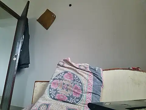 Snapshot of Jonrobinso chatting on October 27, 5:19 am Jonrobinso online show from October 27, 5:19 am