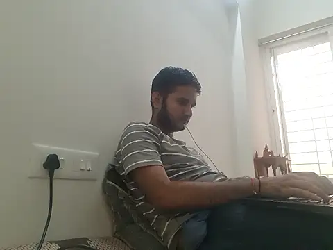 Jonrobinso online show from May 17, 1:33 pm