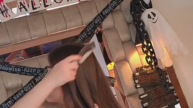 Maralains online show from October 25, 3:49 am