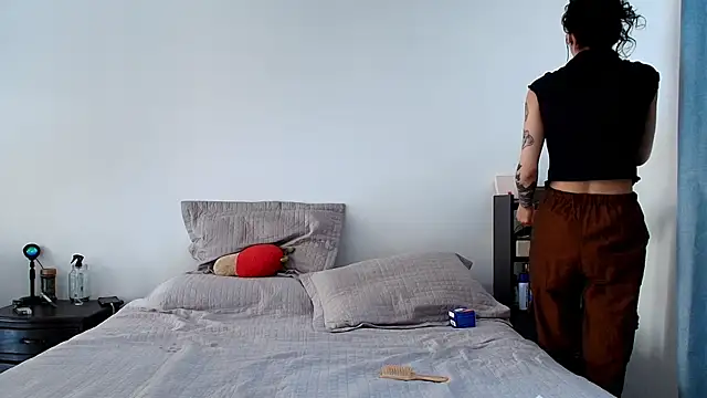 anika lowen02 online show from March 18, 2:28 pm