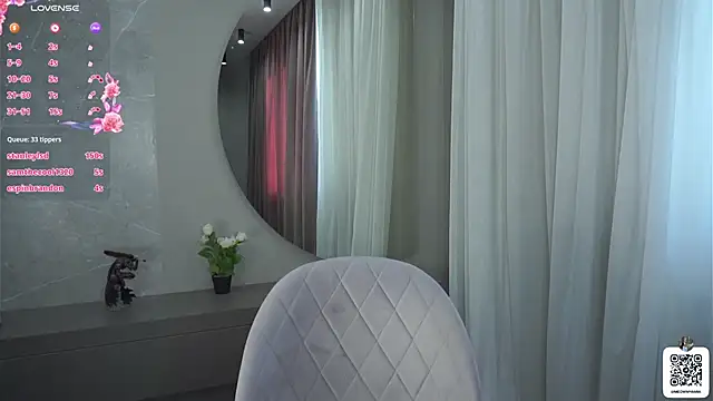 EvelyynLopez online show from February 26, 9:44 am