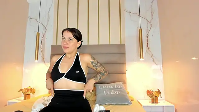 MelaniieRoux online show from January 10, 6:03 pm