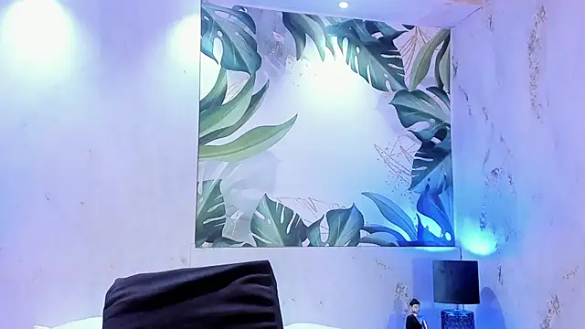 MelaniieRoux online show from April 16, 9:39 pm