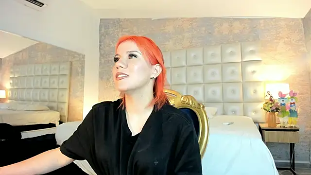 MelaniieRoux online show from June 1, 7:57 pm