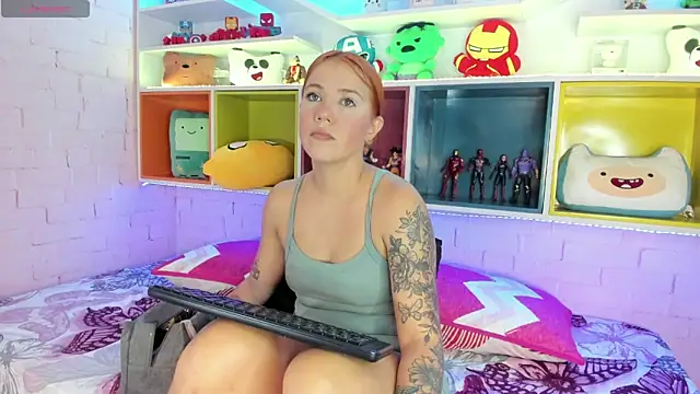 MelaniieRoux online show from April 8, 7:37 pm