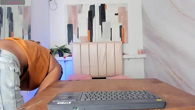 miranda villa online show from December 2, 12:18 pm