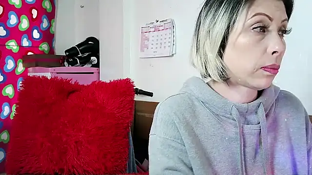 alixia81 online show from November 8, 7:50 pm