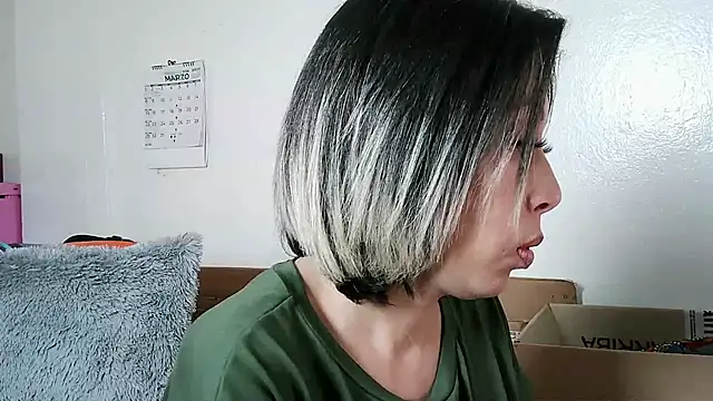 alixia81 online show from March 4, 10:06 pm