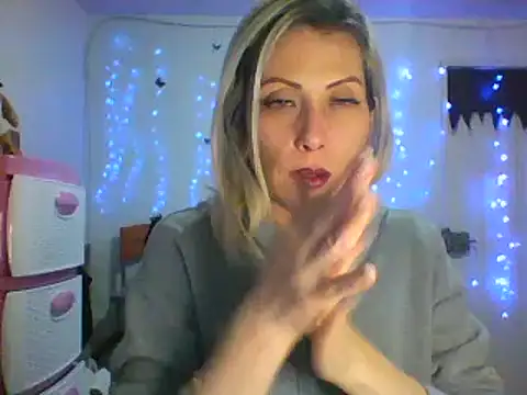 alixia81 online show from February 20, 11:32 pm