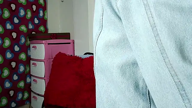 alixia81 online show from November 29, 10:54 pm