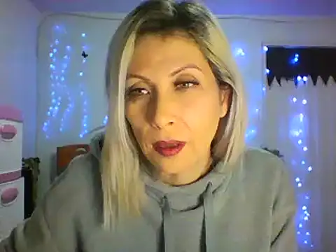 alixia81 online show from March 9, 11:46 pm