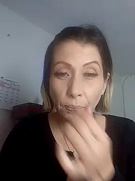 alixia81 online show from October 9, 10:43 pm