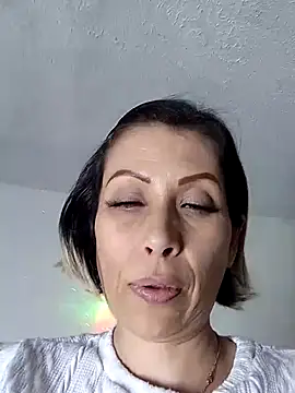 alixia81 online show from October 3, 11:28 pm