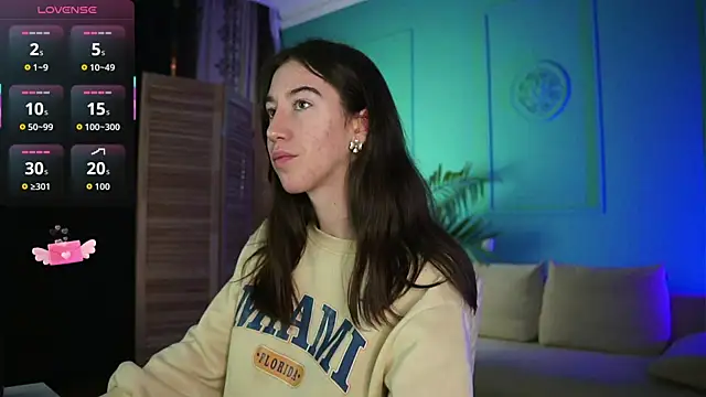 Snapshot of Belle_Via chatting on November 15, 6:23 pm Belle Via online show from November 15, 6:23 pm