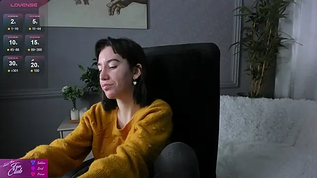 Snapshot of Belle_Via chatting on December 12, 4:43 pm Belle Via online show from December 12, 4:43 pm