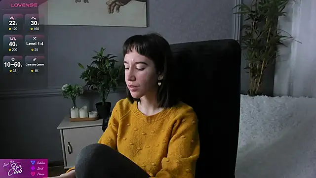 Snapshot of Belle_Via chatting on December 12, 1:39 pm Belle Via online show from December 12, 1:39 pm