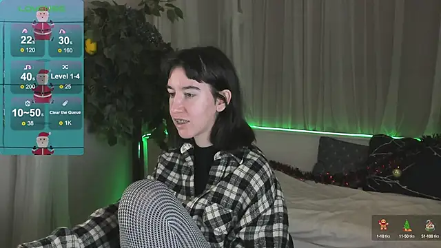 Snapshot of Belle_Via chatting on December 24, 1:39 pm Belle Via online show from December 24, 1:39 pm