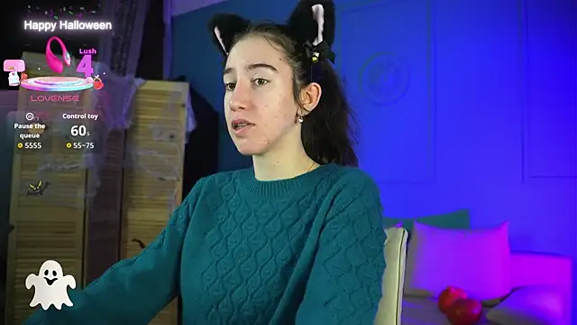 Snapshot of Belle_Via chatting on October 31, 3:52 pm Belle Via online show from October 31, 3:52 pm