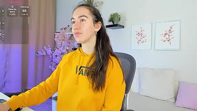 Belle Via online show from March 25, 1:32 pm