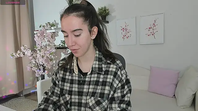 Belle Via online show from April 14, 2:44 pm